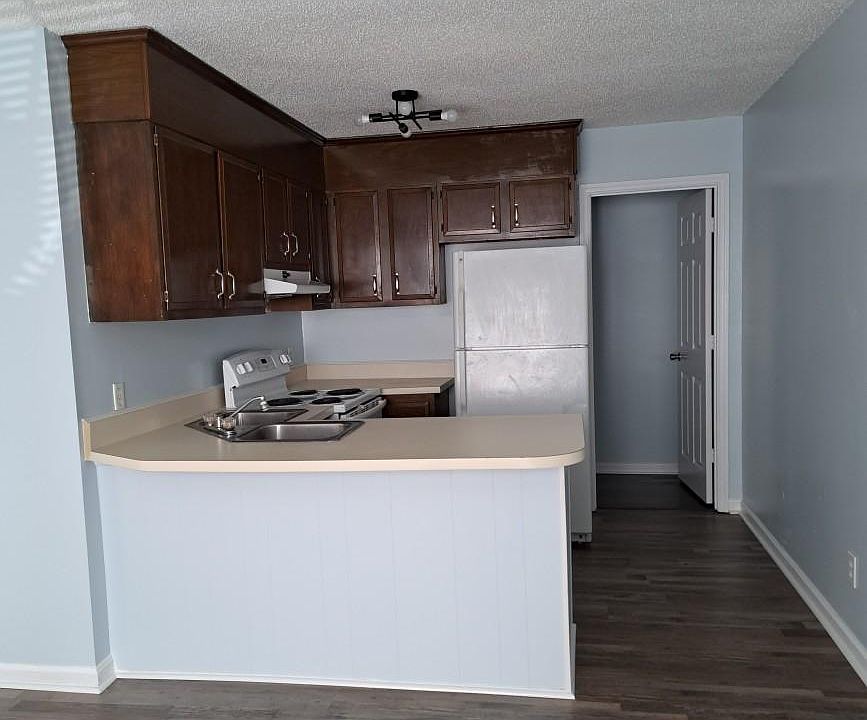 1st image of 200 S Linwood Ave