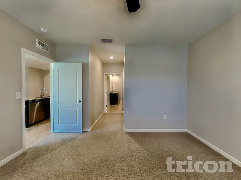 5765 Arlington River Dr — Photo 7