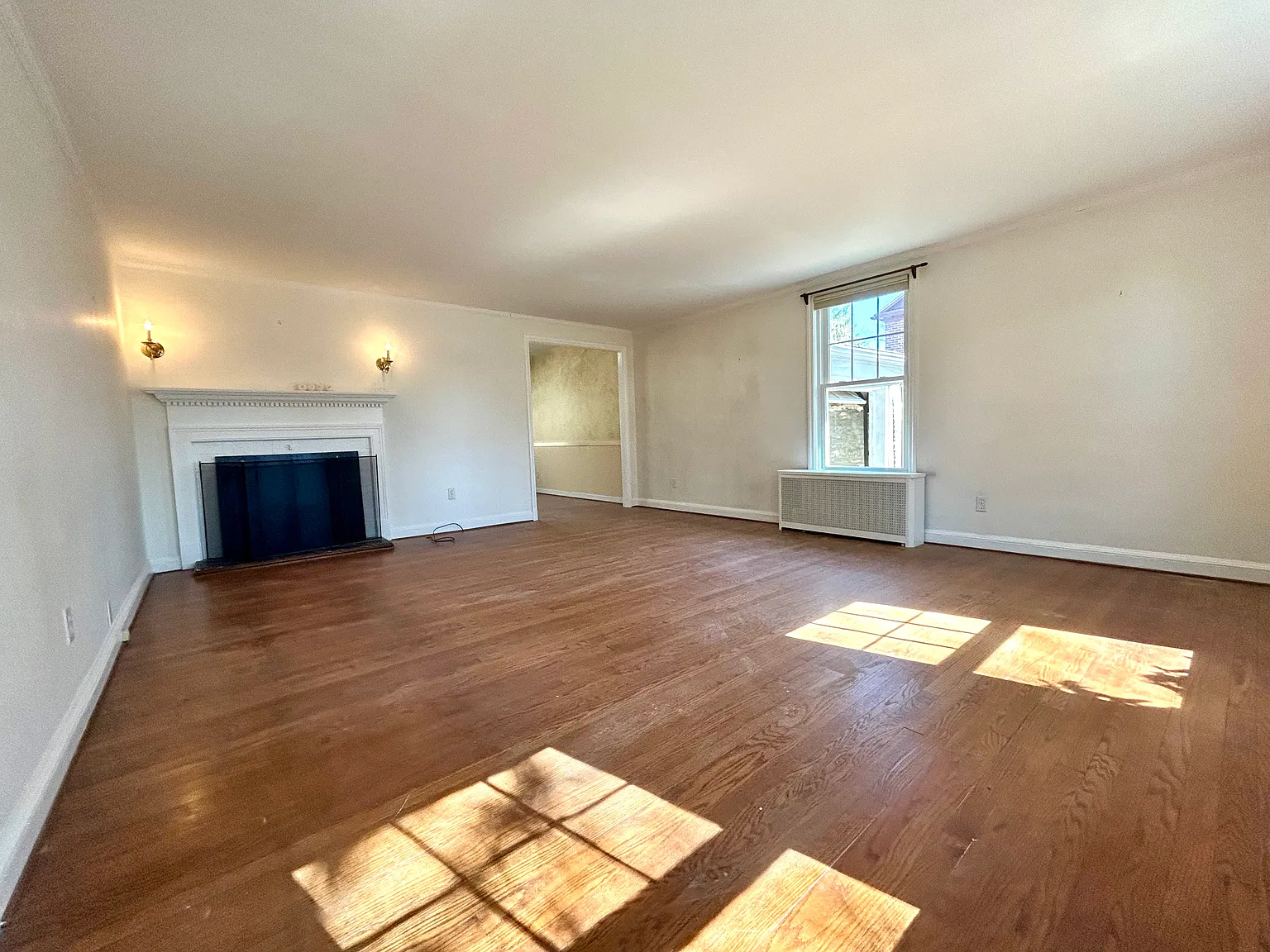 3 bed, 1.5 bath, 1920 sqft, $3,500 — Photo 4