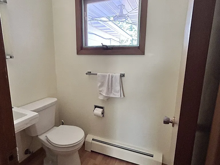 1st Floor Bathrrom