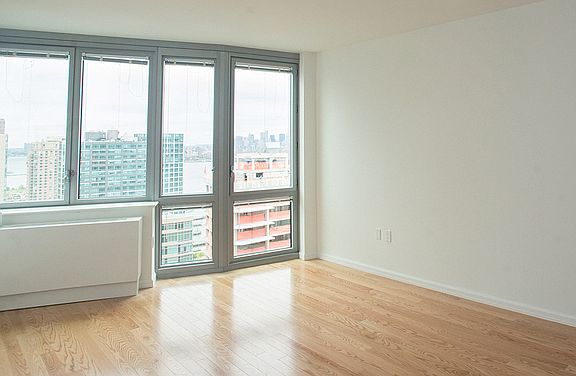 4th image of 4545 Center Blvd APT 4018
