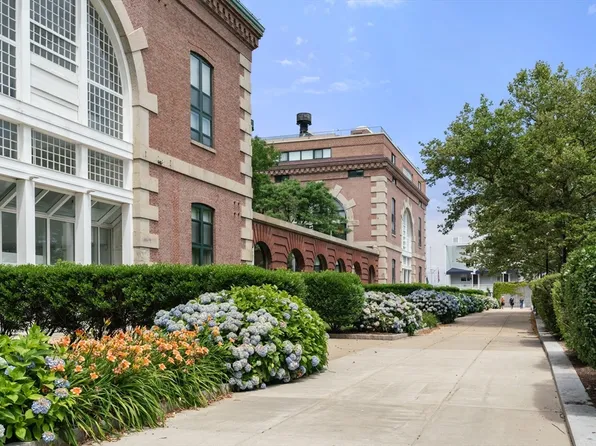 42 8th St APT 2306, Charlestown, MA 02129