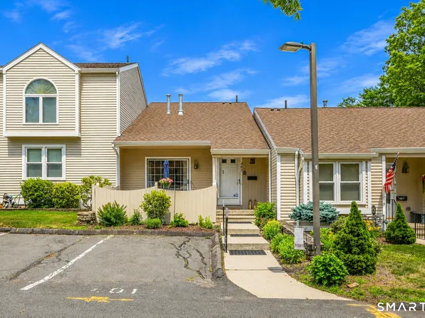 402 Lakeview Drive #402, Southington, CT 06489