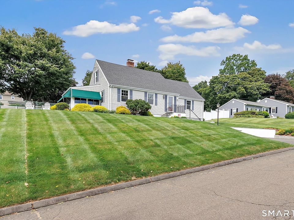 1st image of 321 Bridgeview Place