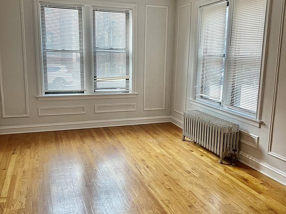 2nd image of 2351 W Wilson Ave APT 102