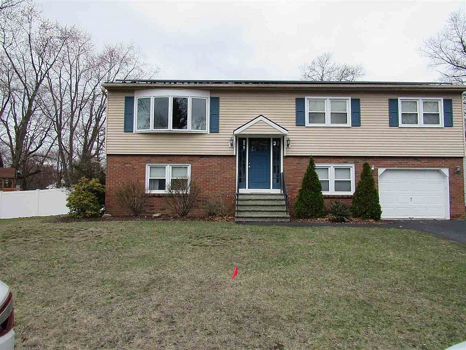 1st image of 23 Wilshire Dr