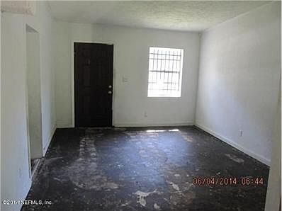 ector court 003