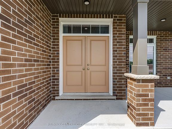 5th image of 58 Aspen Pkwy