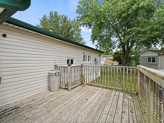 3rd image of 5 Oak Ct