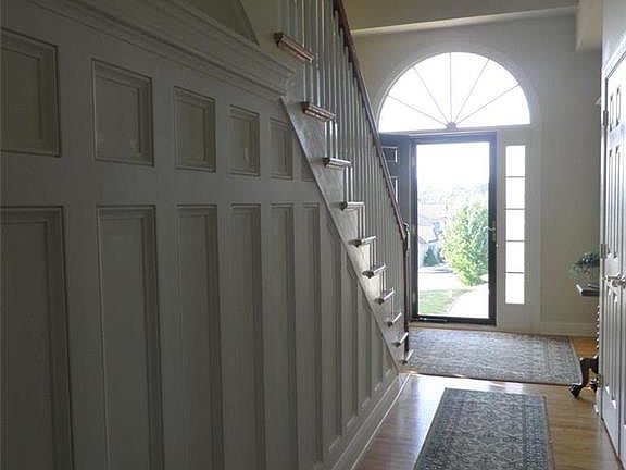 4th image of 4041 Meckes Dr