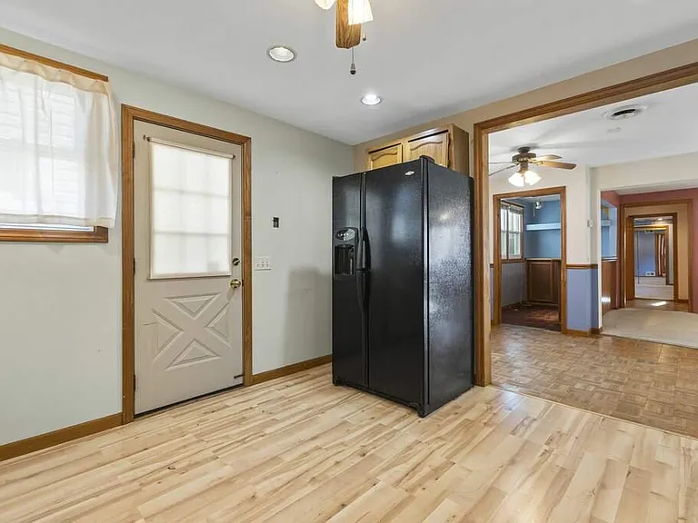 6808 W Forest Preserve Dr — Photo 2