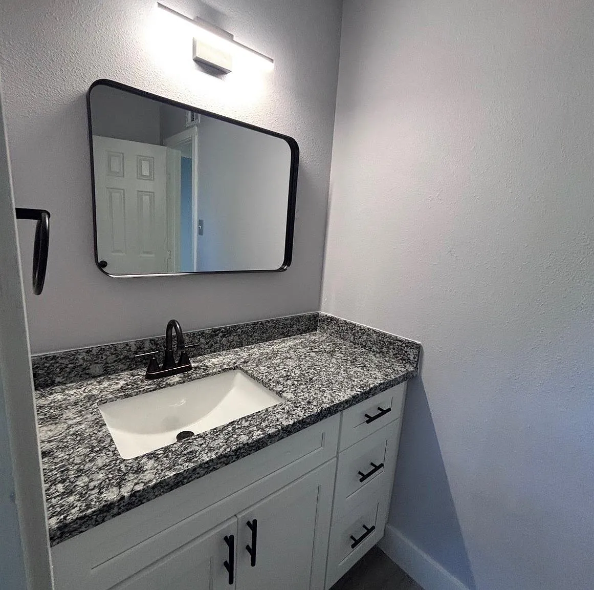 1 bed, 1.0 bath, 589 sqft, $1,000 — Photo 1