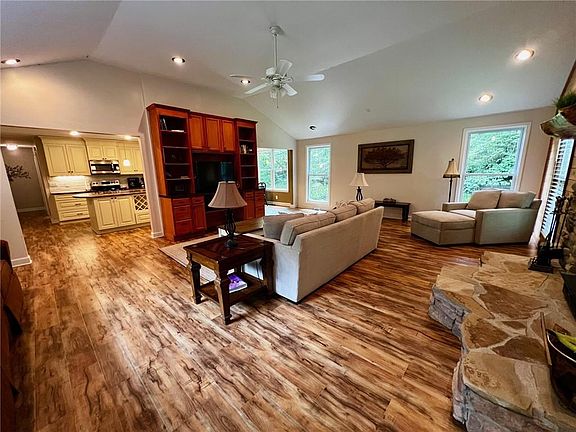 4th image of 1319 Henry Evans Rd