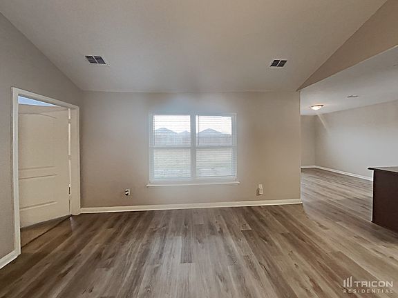3rd image of 2037 Gardenia Dr