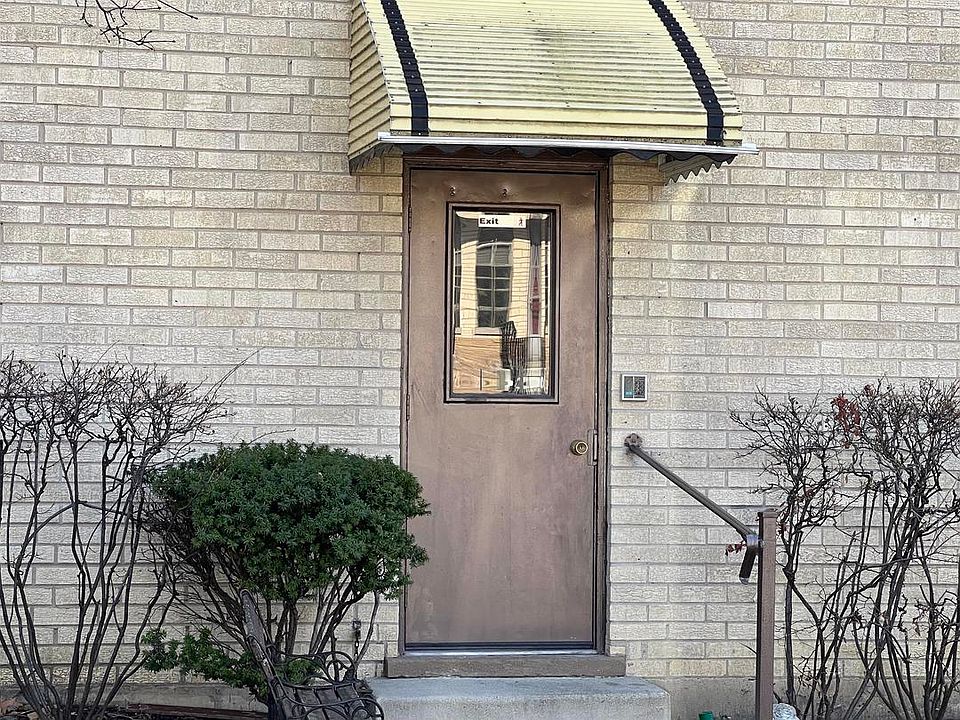 2nd image of 2159 N Harlem Ave