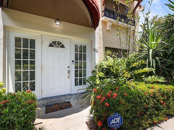 2nd image of 27 Uno Lago Drive
