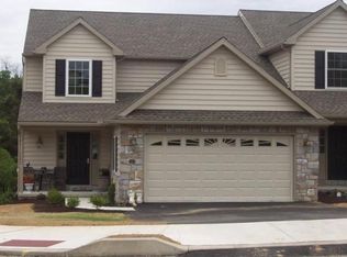 50 Woodsedge Dr, Elizabethtown, PA 17022