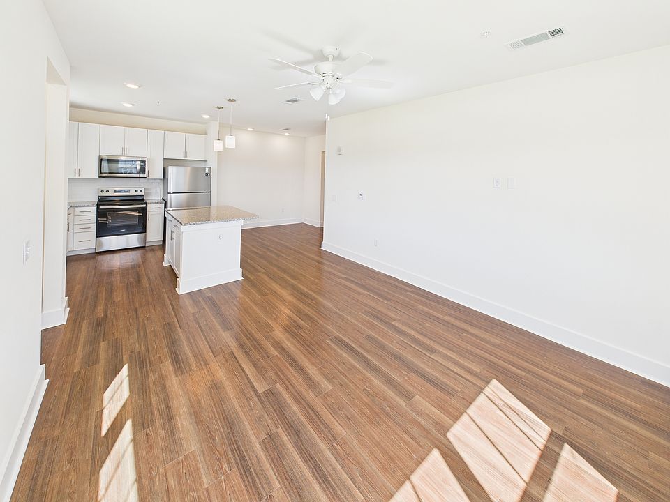 1st image of 520 Arsdale Ave #30-102