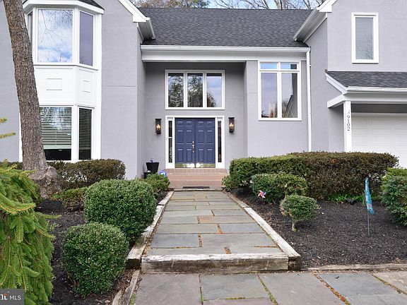 2nd image of 9102 Meadowcreek Ln
