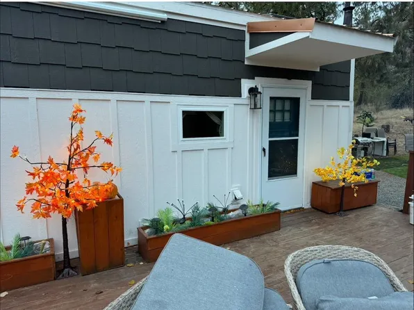 6658 Sand Flats Rd, Fruitland, WA 99129