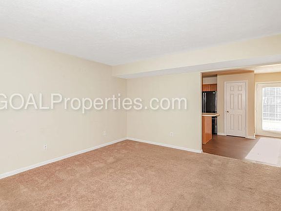 5th image of 140 Hilltop Farms Blvd