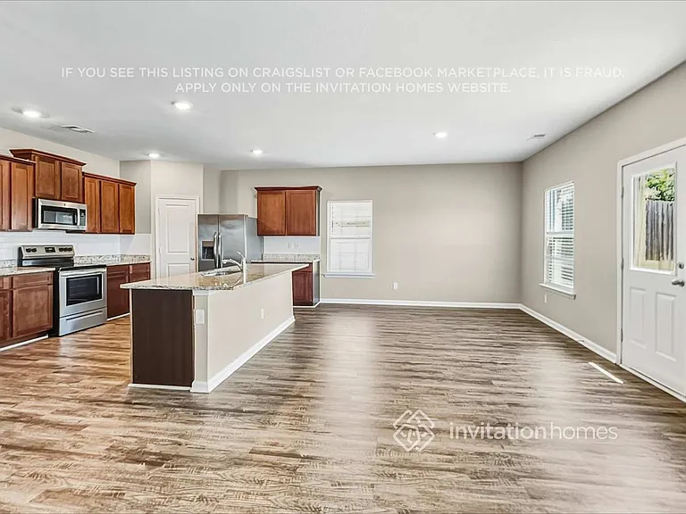 439 Vermeer Ct — Photo 7
