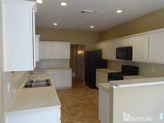 4th image of 1404 Pineash Ct