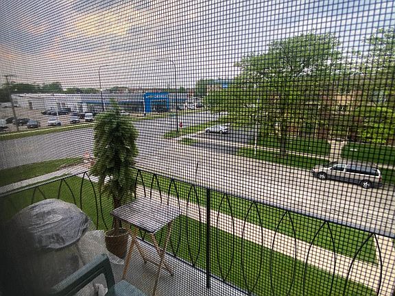 5th image of 7159 W 82nd St #3D