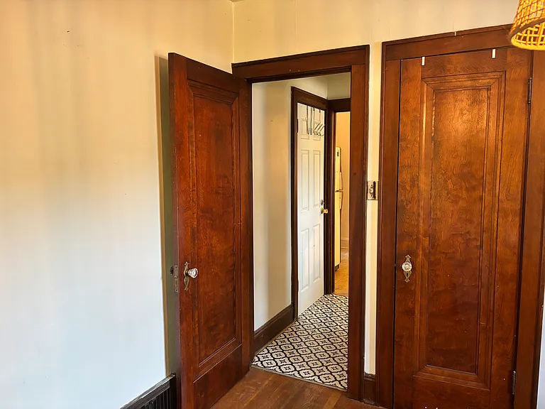 211 Chestnut Blvd #4 — Photo 3