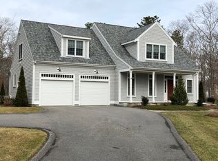 8 Quaker Village Ln, East Sandwich, MA 02537