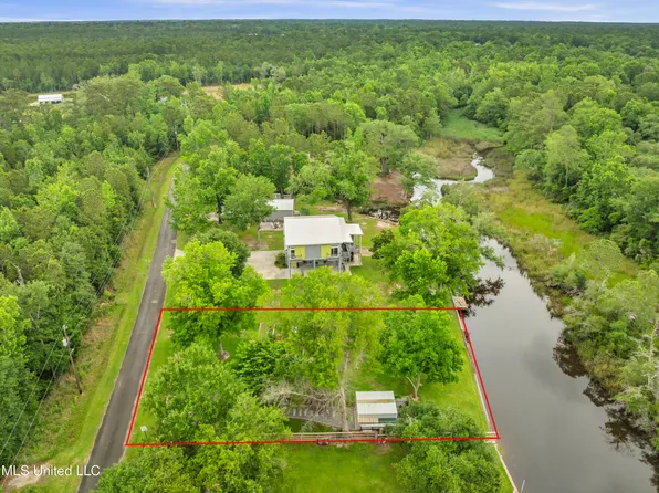 25561 Winding Way Dr #15, Pass Christian, MS 39571