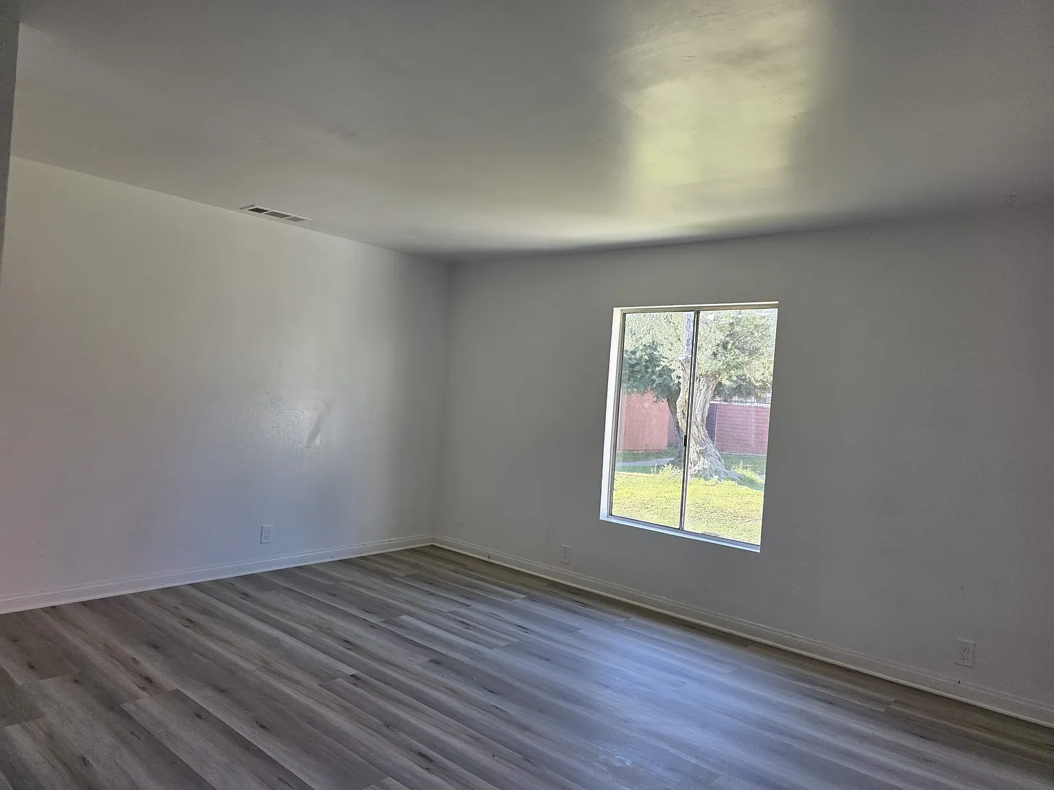 3 bed, 2.5 bath, 1265 sqft, $2,895 — Photo 2