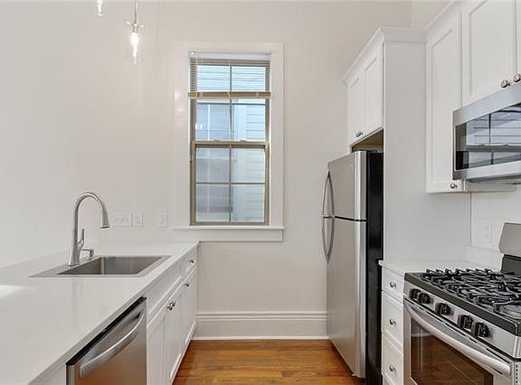 5th image of 2036 Valmont St