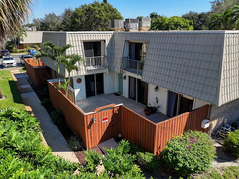 1700 Embassy Dr #103 — Photo 58