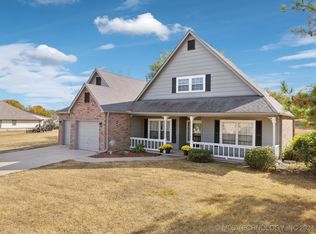 11092 Meadowlark Ln, Claremore, OK 74017
