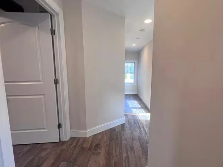587 Bath St #3 — Photo 4
