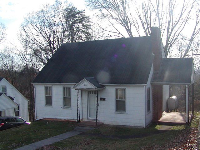 1st image of 708 Forest St