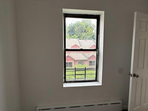 4th image of 488 Jersey St Floor 2