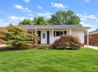 6700 Cronin Dr, Dearborn Heights, MI 48127