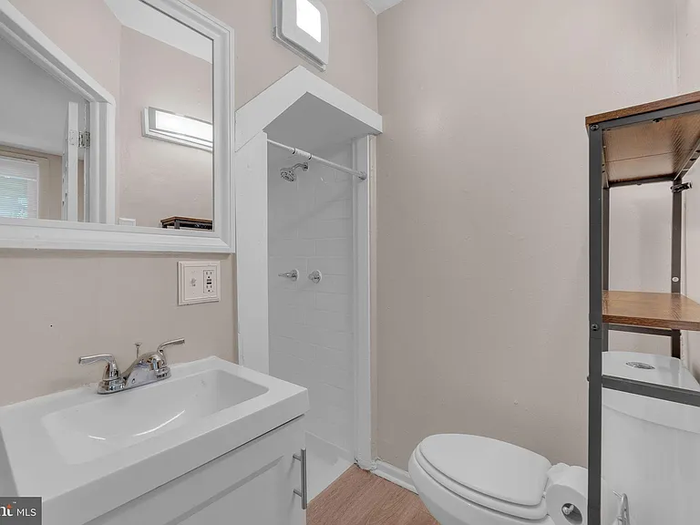 315 Burlington Ave — Photo 12