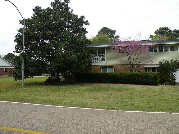 3rd image of 9885 Twin Shores Dr