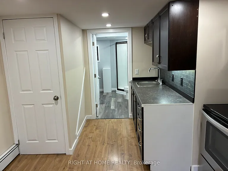 9 Quail Cres #2 — Photo 6