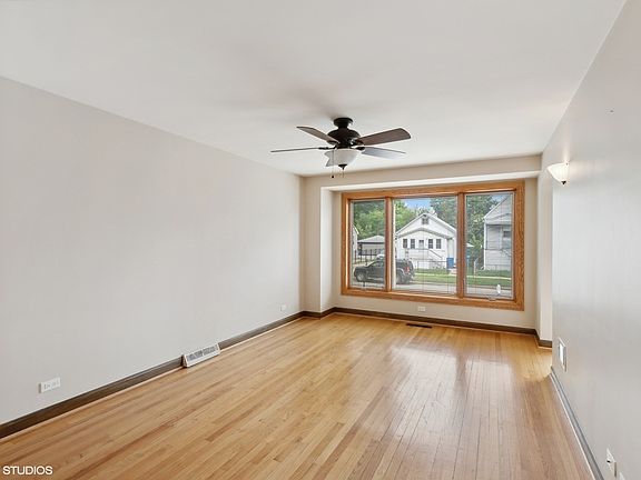 4th image of 6209 W Berteau Ave