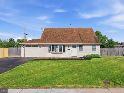 95 Cardinal Rd, Levittown, PA, 19057