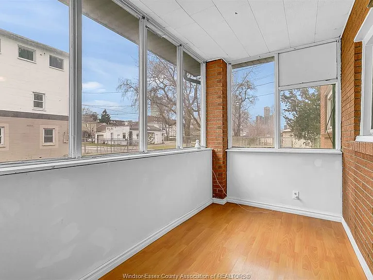 509 Aylmer Ave #MAIN — Photo 8