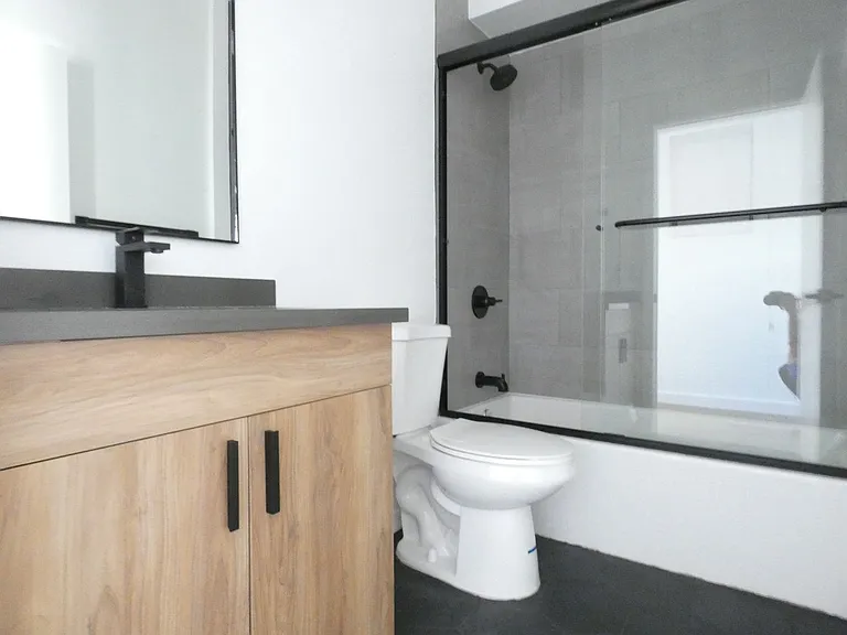 6034 Craner Ave — Photo 25