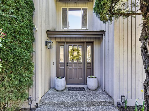 3rd image of 3107 199th Ave SE