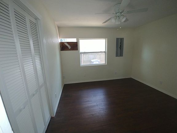 4th image of 2219 1/2 7th St S