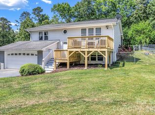 13 Spring Lake Dr, Fletcher, NC 28732