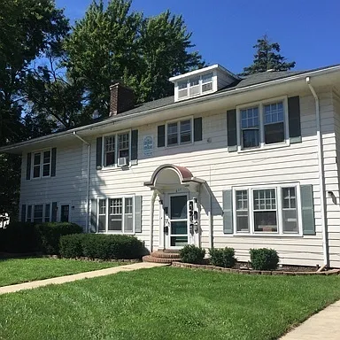 211 N Adams St — Photo 11